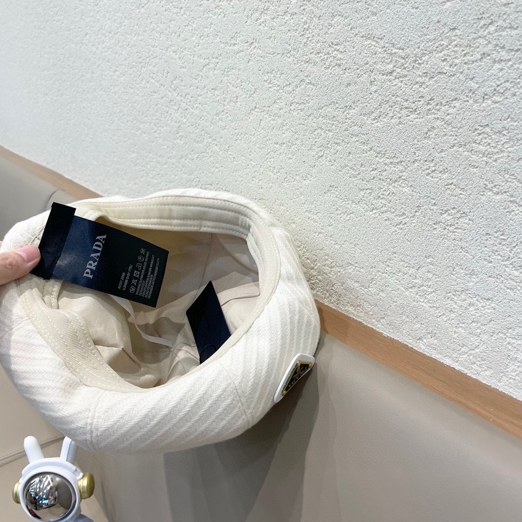 Prada普拉达帽子女复古时尚黑色贝雷帽春秋潮流纯色画家帽日系百搭南瓜帽女冬