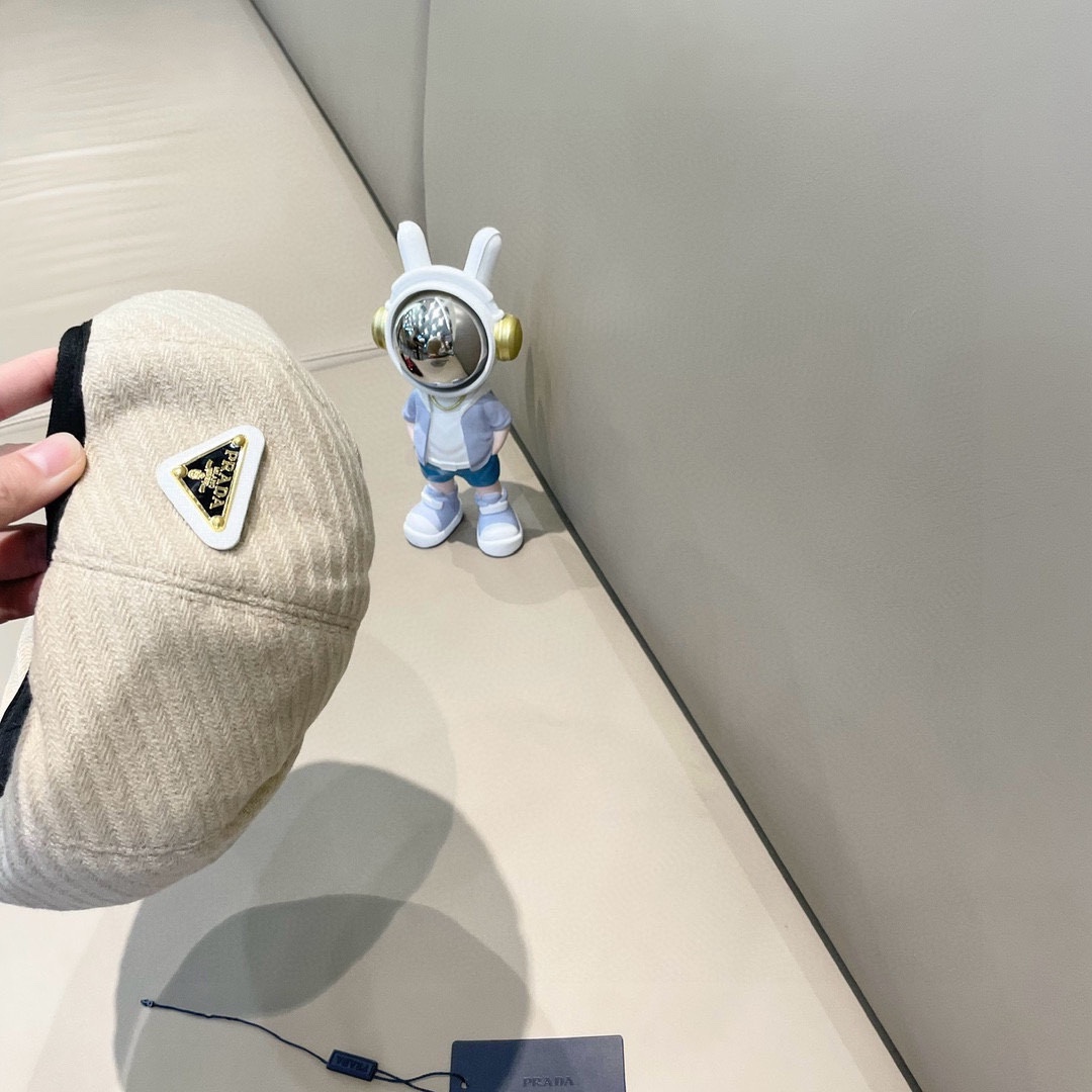 Prada普拉达帽子女复古时尚黑色贝雷帽春秋潮流纯色画家帽日系百搭南瓜帽女冬