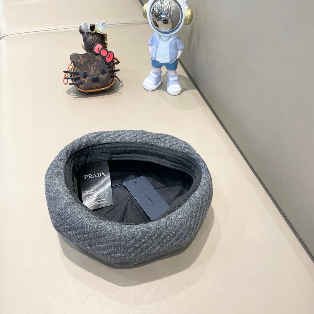 Prada普拉达帽子女复古时尚黑色贝雷帽春秋潮流纯色画家帽日系百搭南瓜帽女冬