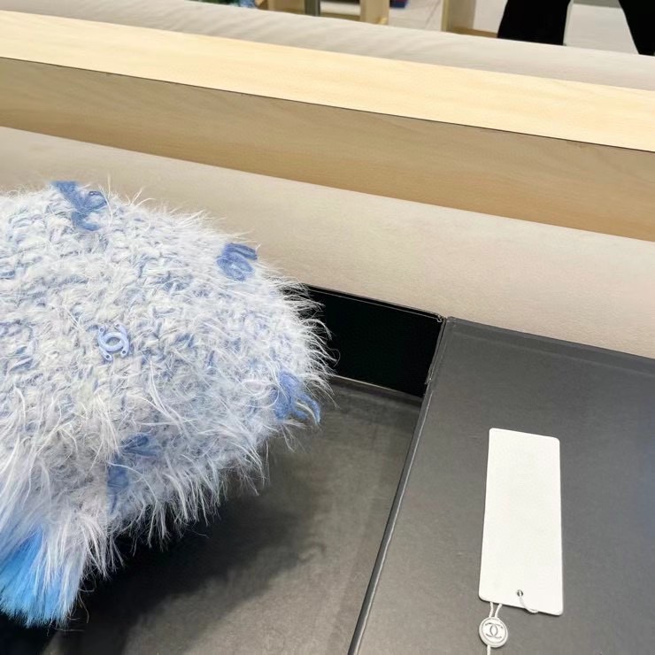 chanel复古仿貂毛冬季渔夫帽2024设计感蝴蝶结白色毛线帽显脸小毛毛盆帽