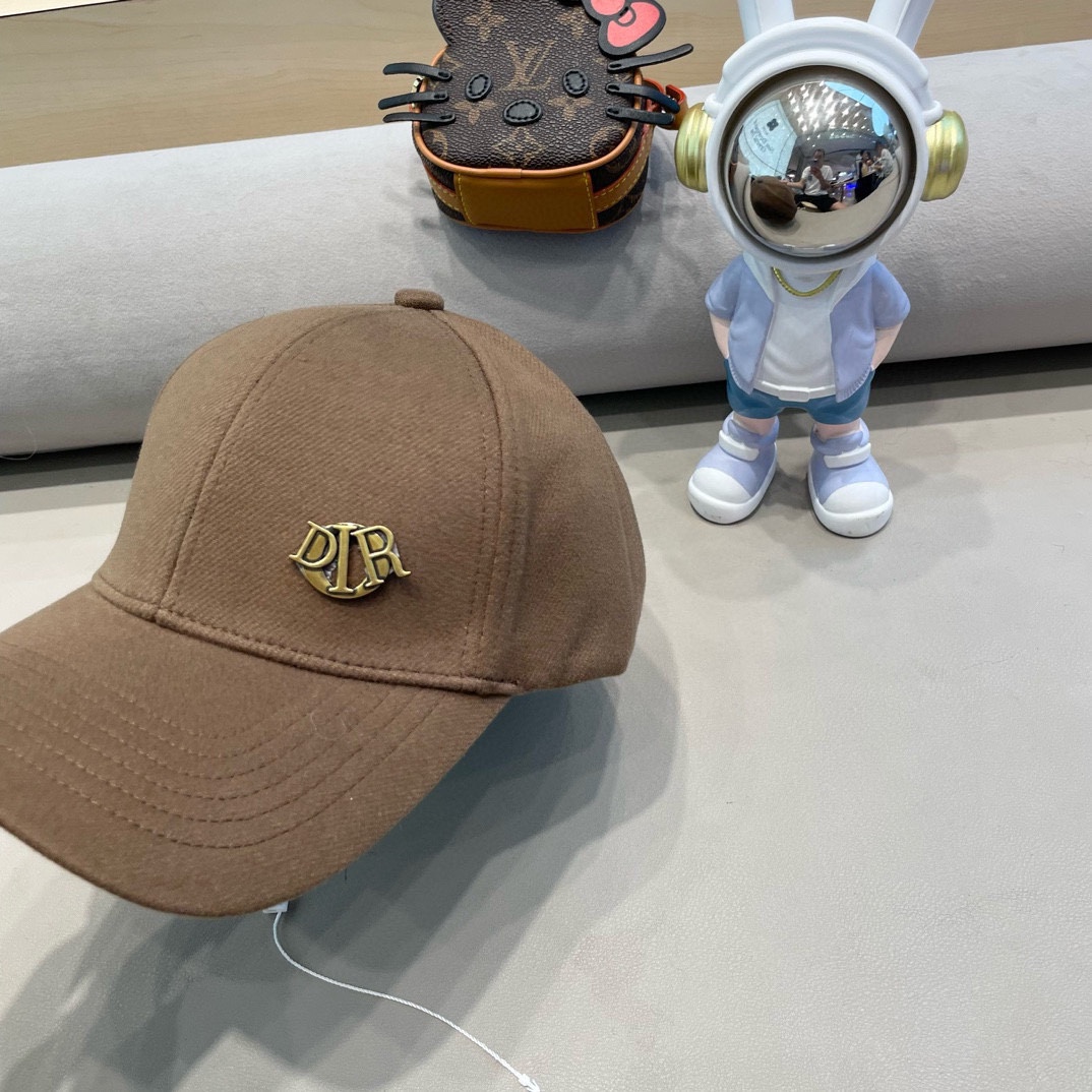 Dior韩版秋冬立体字母毛呢子硬顶保暖棒球帽男女百搭显脸小鸭舌帽