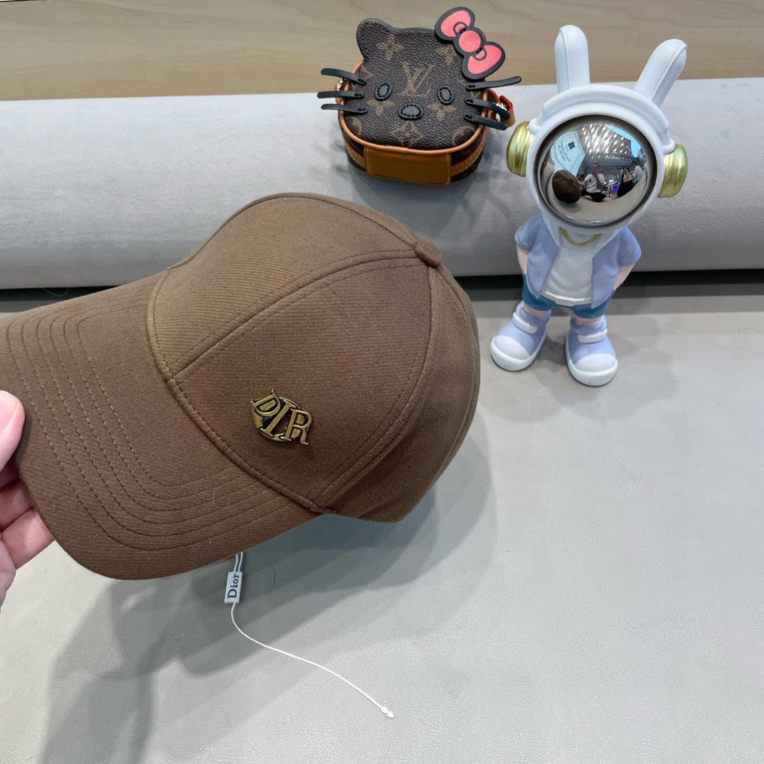 Dior韩版秋冬立体字母毛呢子硬顶保暖棒球帽男女百搭显脸小鸭舌帽