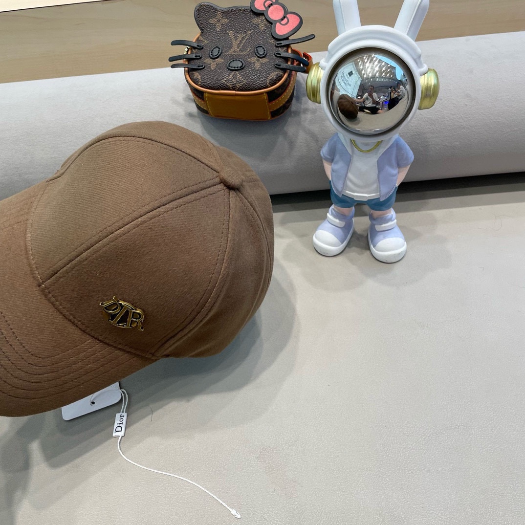 Dior韩版秋冬立体字母毛呢子硬顶保暖棒球帽男女百搭显脸小鸭舌帽