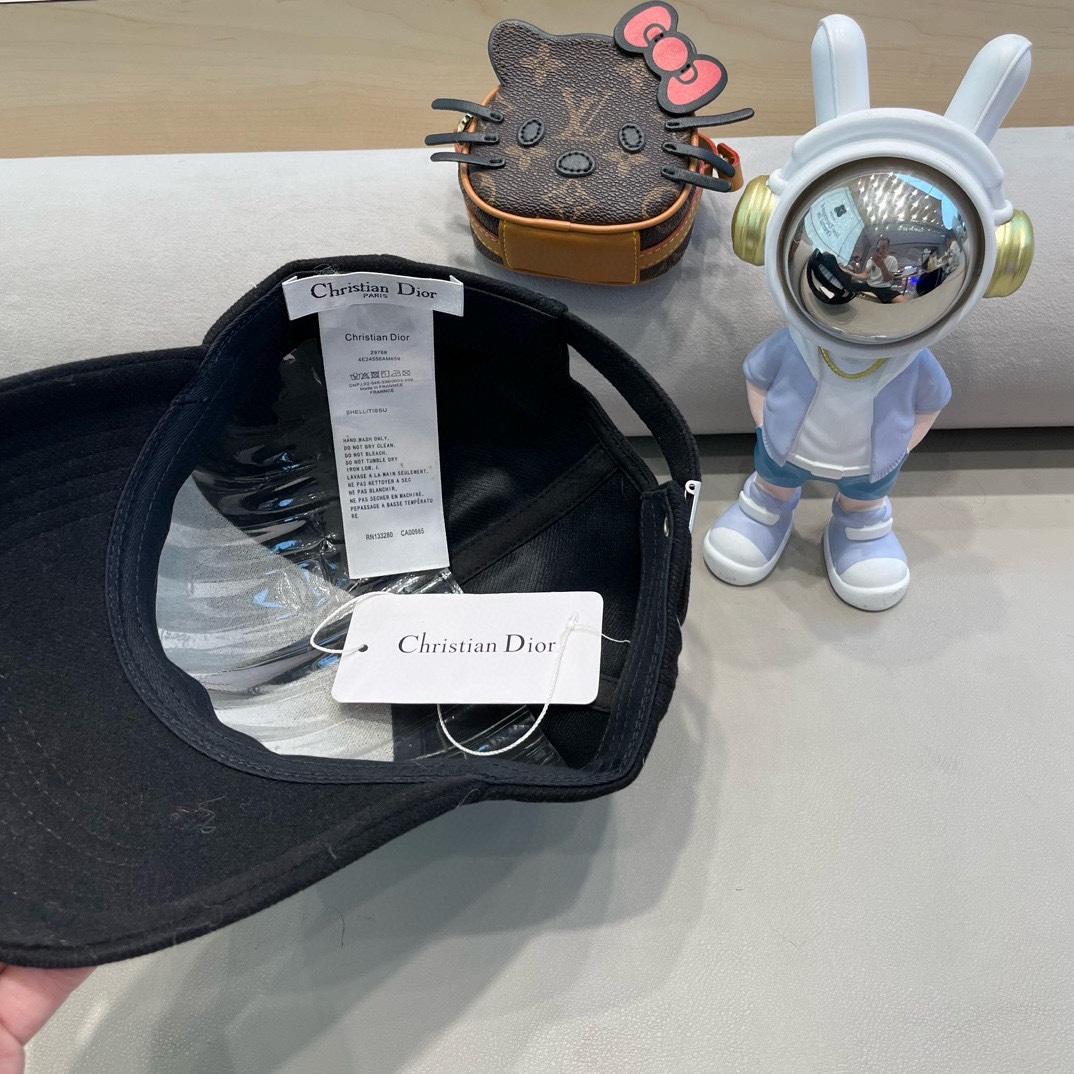 Dior韩版秋冬立体字母毛呢子硬顶保暖棒球帽男女百搭显脸小鸭舌帽