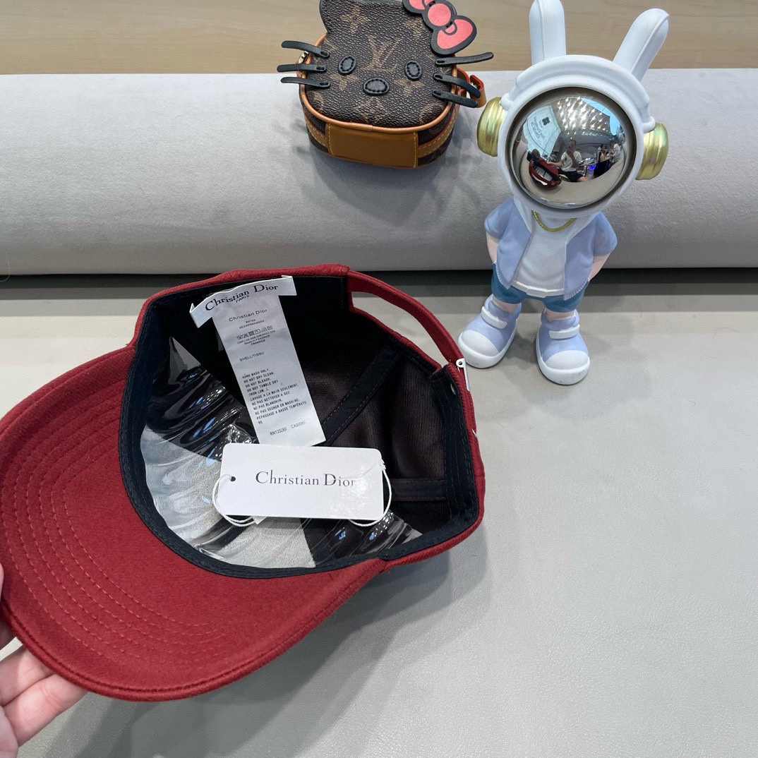 Dior韩版秋冬立体字母毛呢子硬顶保暖棒球帽男女百搭显脸小鸭舌帽