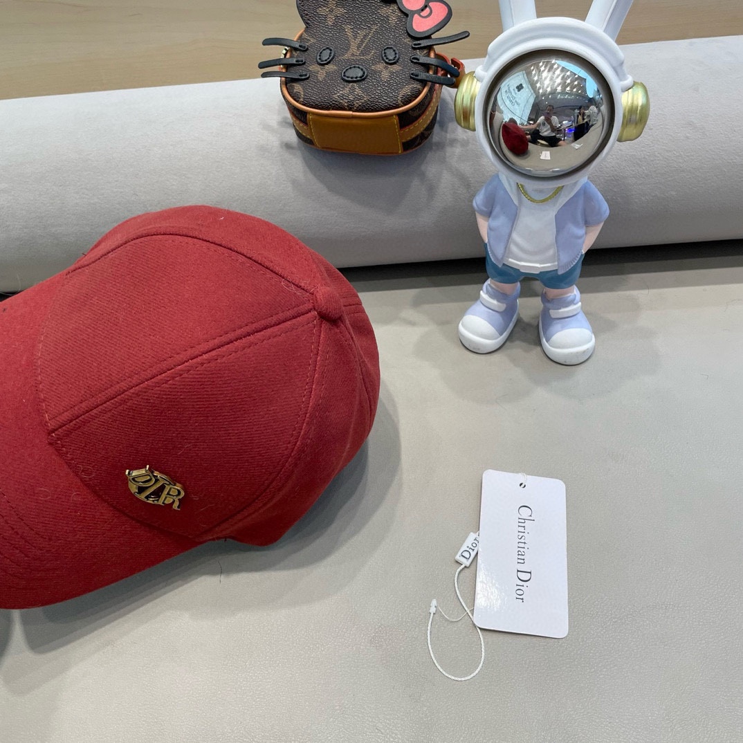 Dior韩版秋冬立体字母毛呢子硬顶保暖棒球帽男女百搭显脸小鸭舌帽