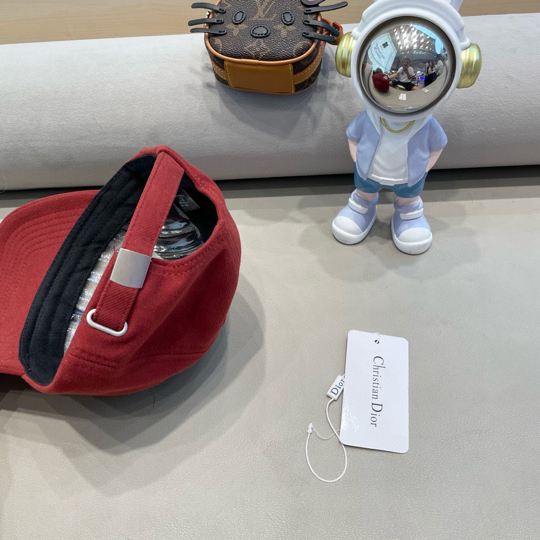 Dior韩版秋冬立体字母毛呢子硬顶保暖棒球帽男女百搭显脸小鸭舌帽