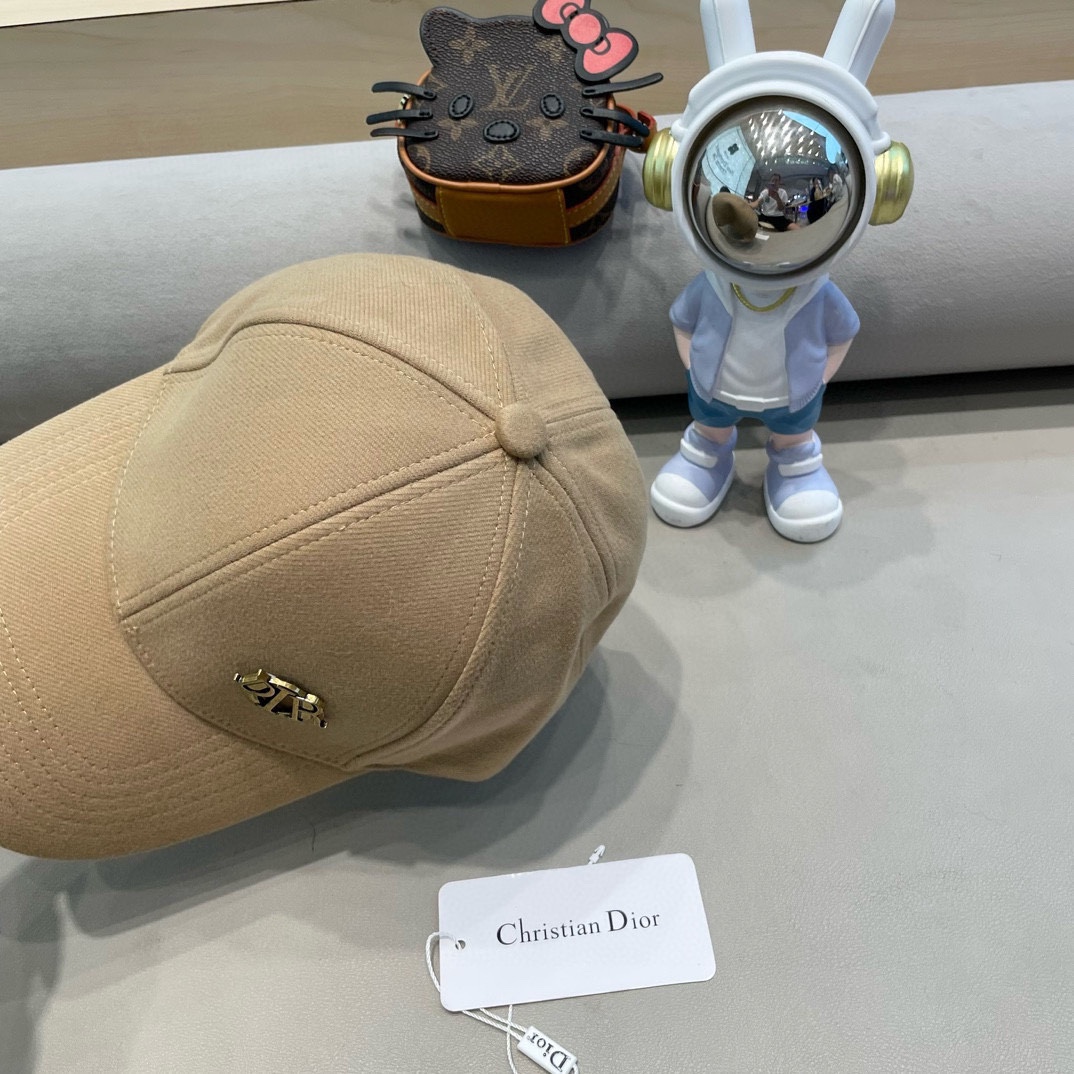 Dior韩版秋冬立体字母毛呢子硬顶保暖棒球帽男女百搭显脸小鸭舌帽