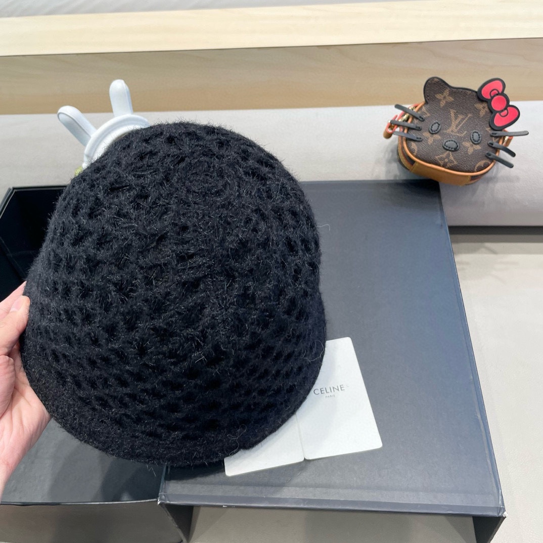 Celine秋冬百搭小众显瘦毛线水桶帽子女时尚短遮圆顶针织渔夫帽时尚盆帽