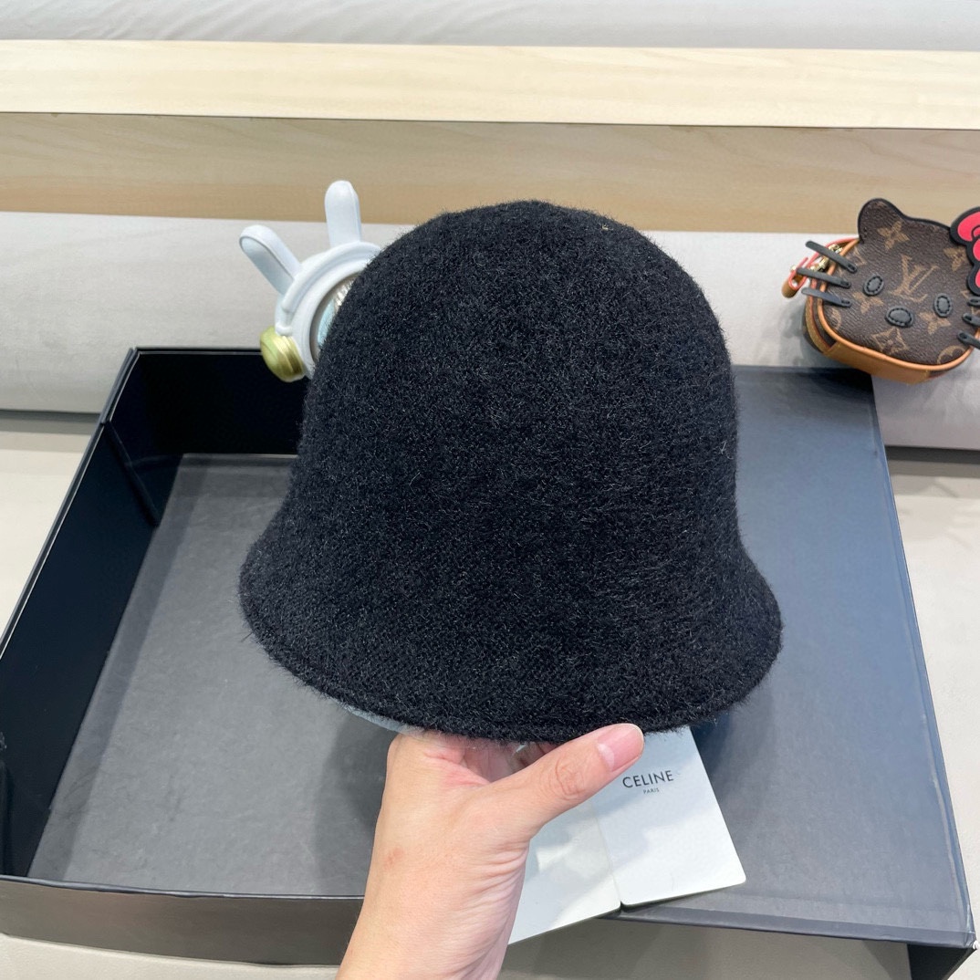 Celine秋冬百搭小众显瘦毛线水桶帽子女时尚短遮圆顶针织渔夫帽时尚盆帽