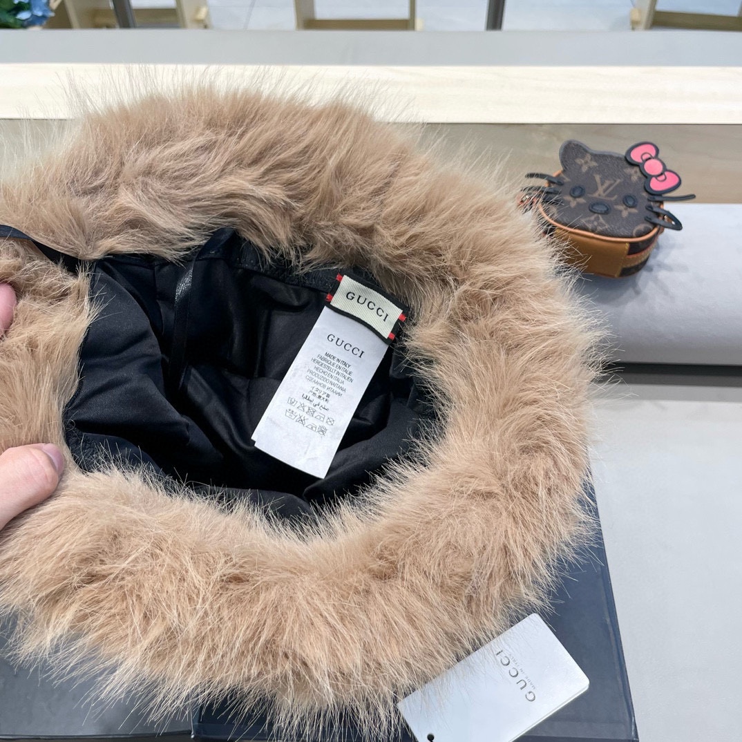 Gucci高级感仿皮草帽子女冬季新款显脸小渔夫帽毛绒防寒护耳保暖盆帽潮