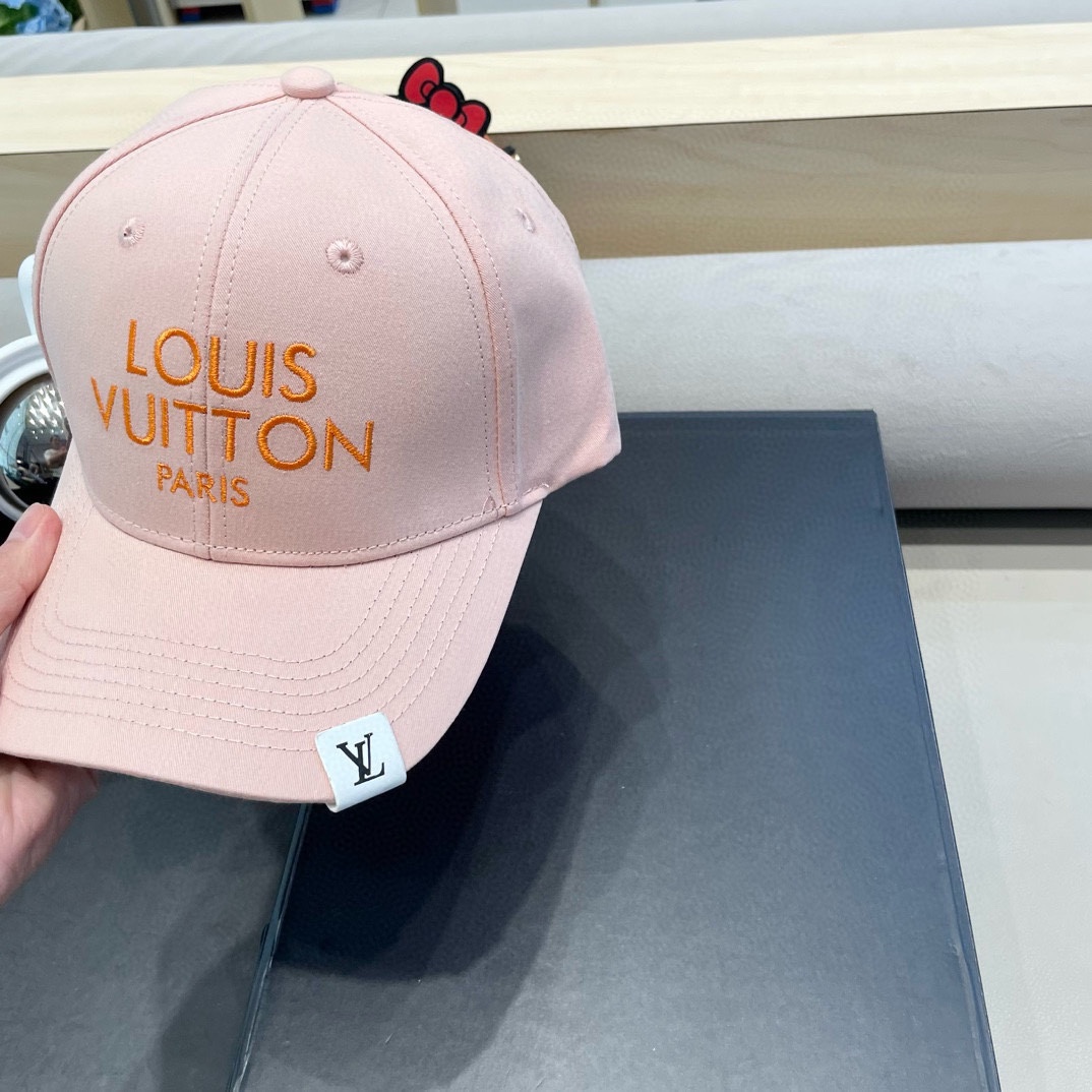  路易威登LouisVuitton2025新款牛仔棒球帽🧢  
LV棒球帽，简约大气，男女通用