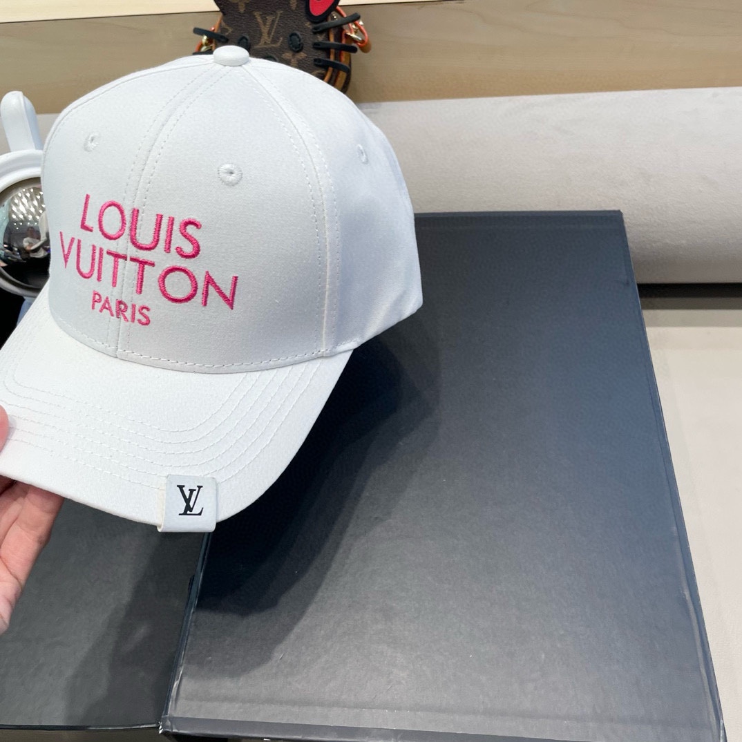 路易威登LouisVuitton2025新款牛仔棒球帽🧢  
LV棒球帽，简约大气，男女通用