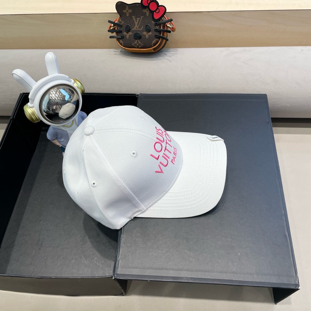  路易威登LouisVuitton2025新款牛仔棒球帽🧢  
LV棒球帽，简约大气，男女通用