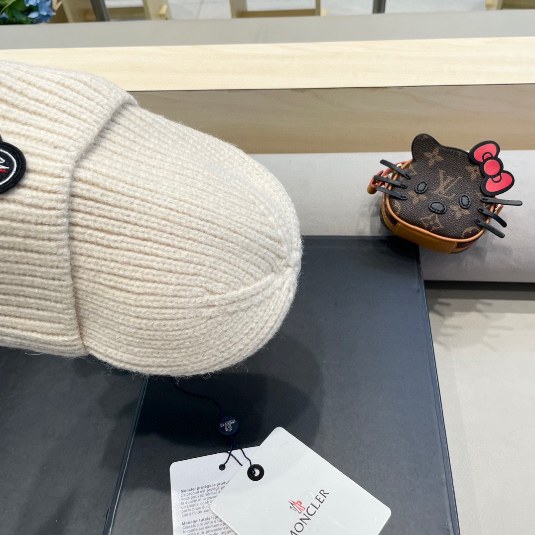 moncler秋冬户外纯色针织帽日系百搭显脸小保暖护耳堆堆帽套头毛线帽子女