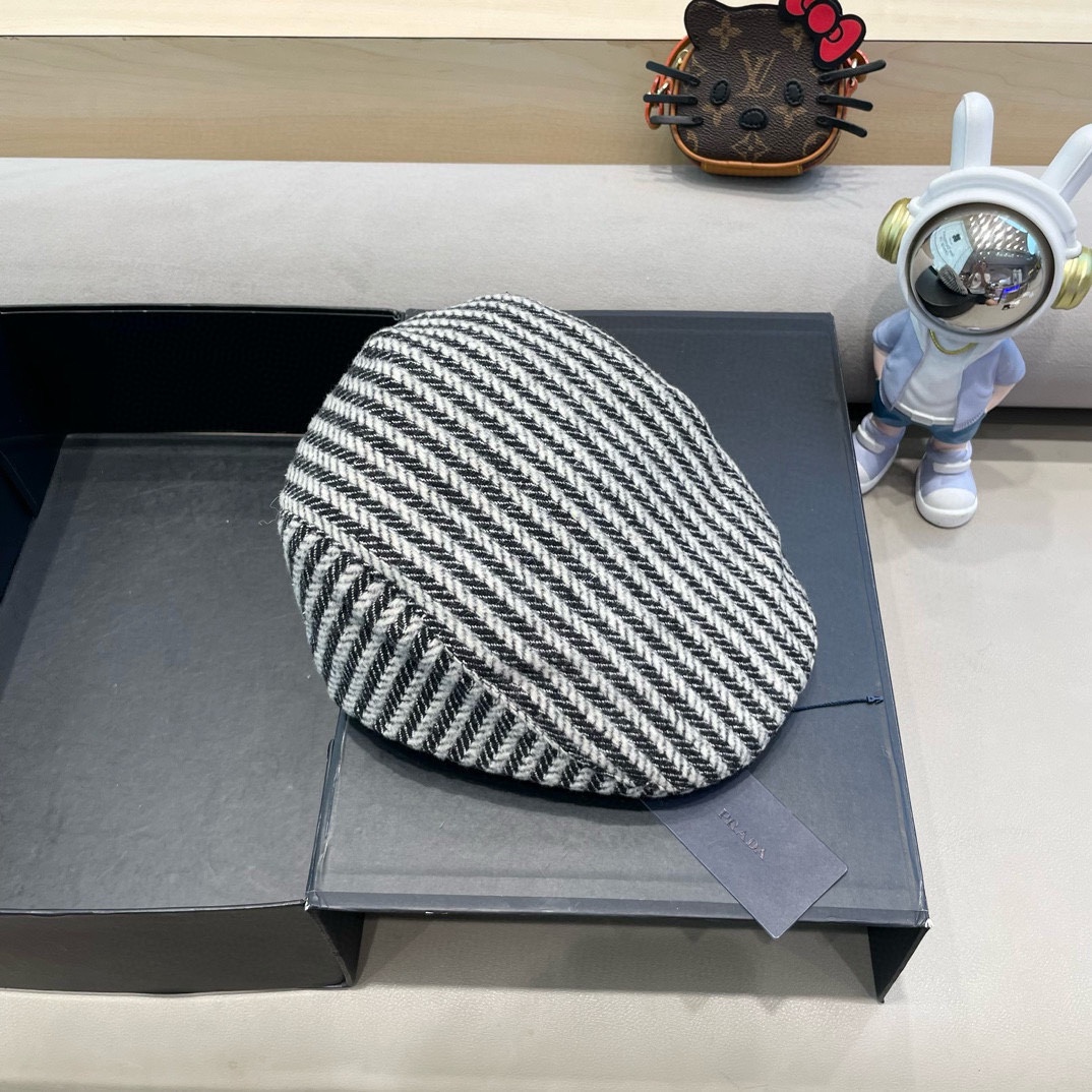 Prada普拉达拼色条纹前进帽女秋冬新款英伦风复古贝雷帽大头围报童帽画家帽子