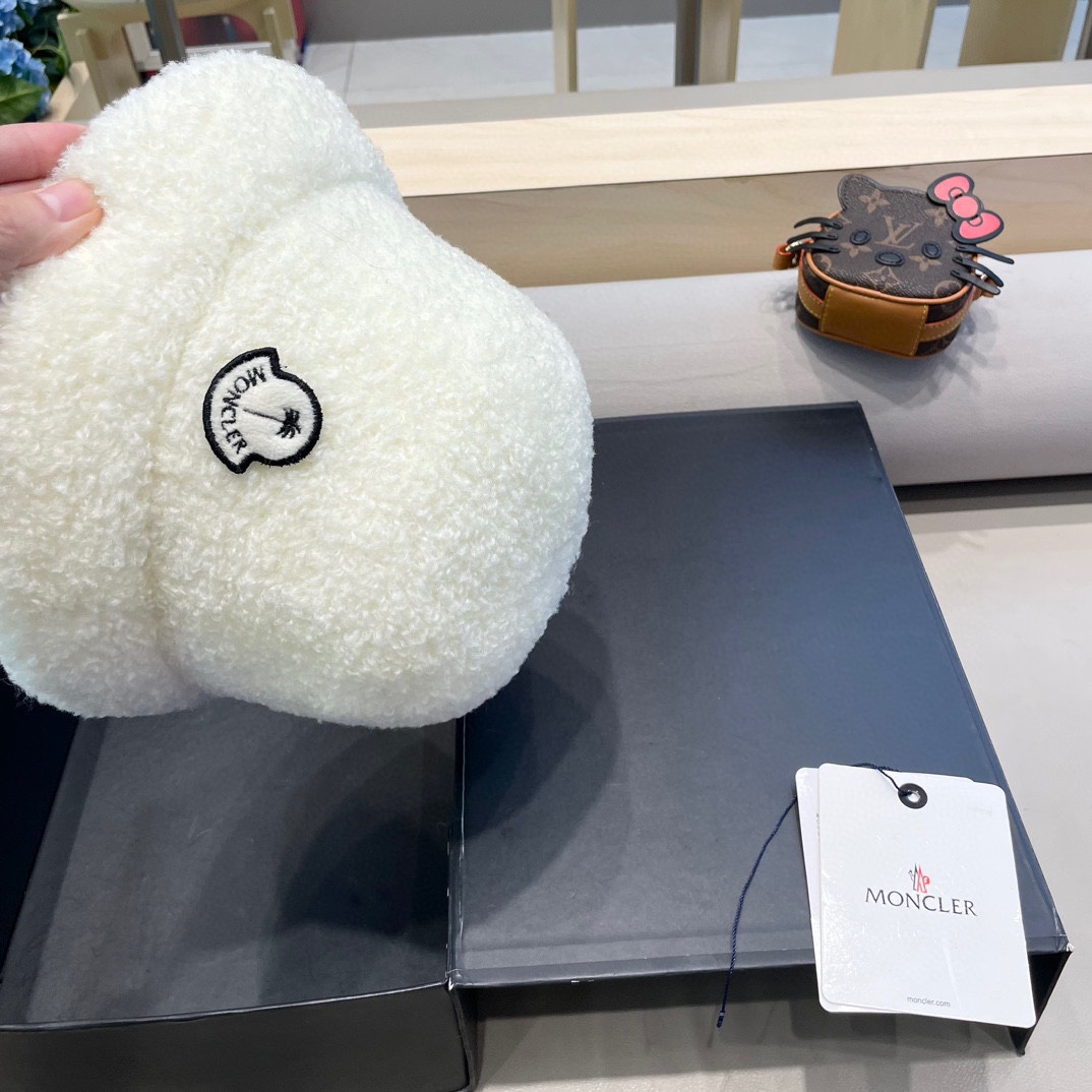 moncler羊羔绒帽子女冬款2024新款渔夫帽女士秋冬季毛绒百搭防寒保暖盆帽