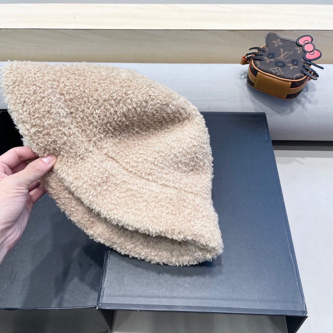 moncler羊羔绒帽子女冬款2024新款渔夫帽女士秋冬季毛绒百搭防寒保暖盆帽