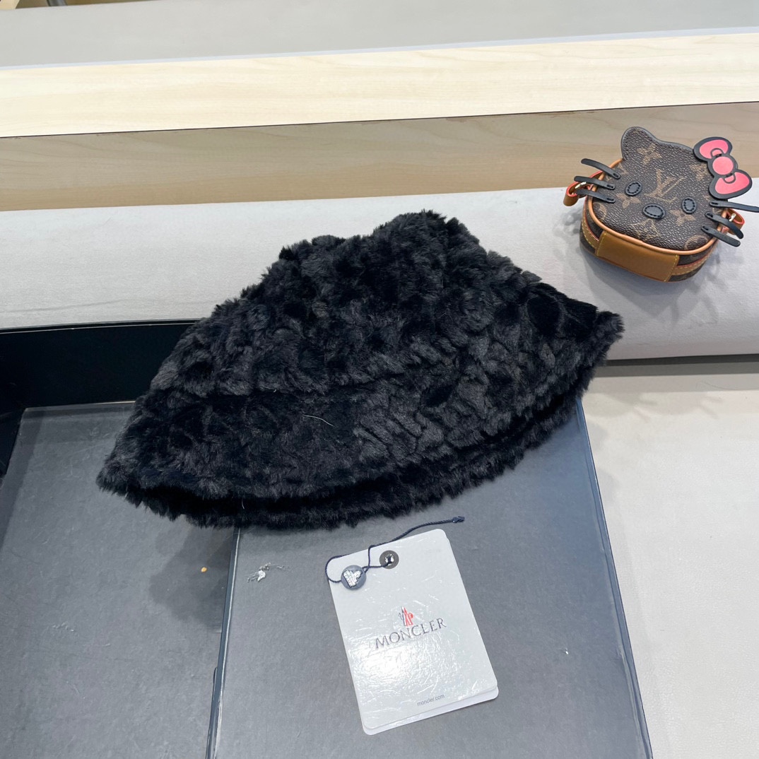moncler毛渔夫帽子女秋冬素颜保暖显脸小水桶帽加绒加厚护耳毛绒盆帽