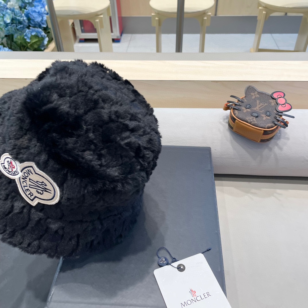 moncler毛渔夫帽子女秋冬素颜保暖显脸小水桶帽加绒加厚护耳毛绒盆帽
