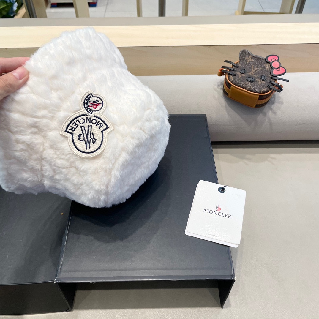 moncler毛渔夫帽子女秋冬素颜保暖显脸小水桶帽加绒加厚护耳毛绒盆帽