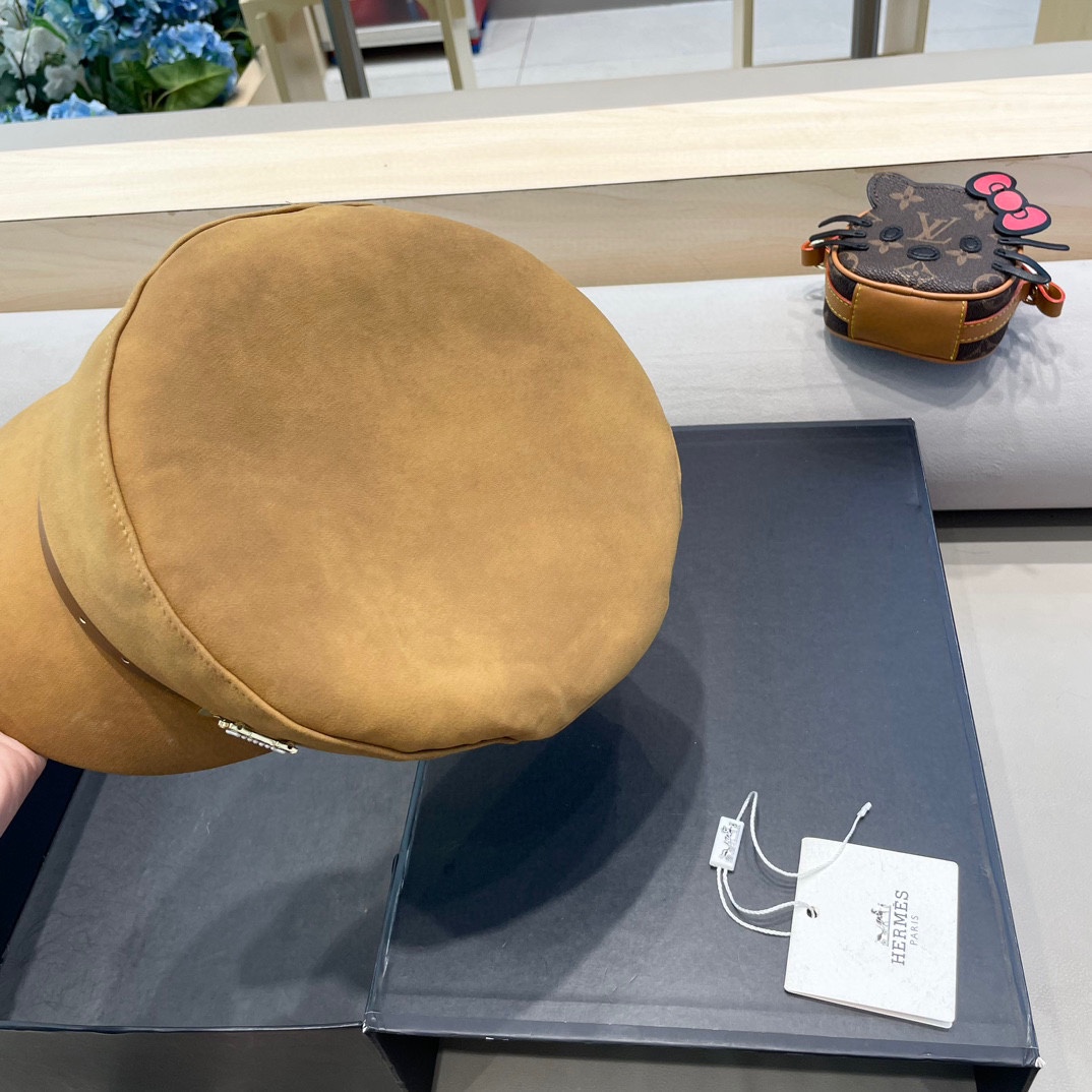 爱马仕秋冬新款显脸小平顶帽子女韩版时尚百搭英伦风复古贝雷鸭舌报童帽