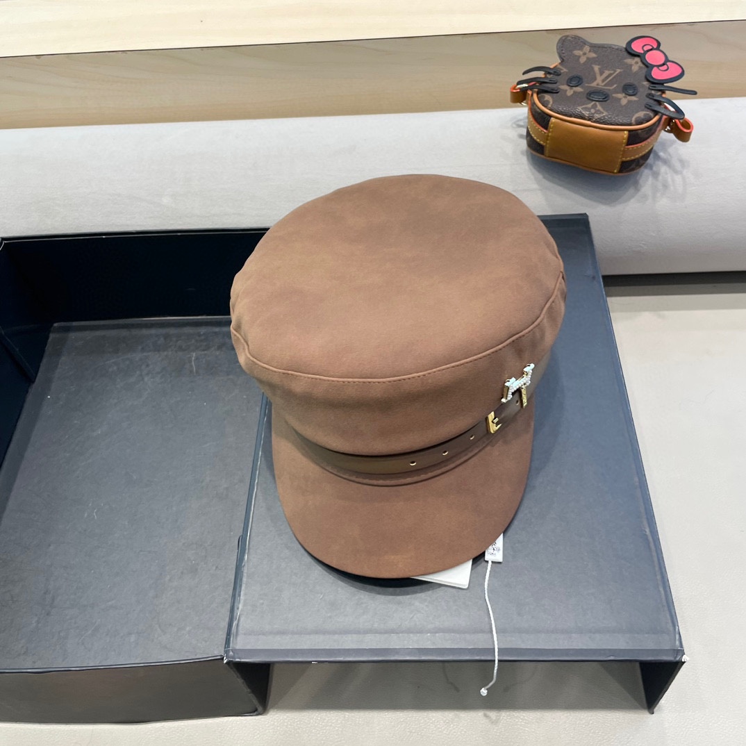 爱马仕秋冬新款显脸小平顶帽子女韩版时尚百搭英伦风复古贝雷鸭舌报童帽