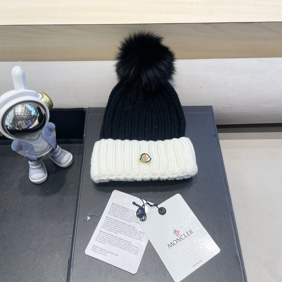 NO:365998,Moncler hat women Korean version Christmas fox wool ball hat parent-child autumn and winter thickened warm smiley wool knitted hat trendy hat fisherman hat baseball hat knitted hat, hat, espadrilles, hatsmoncler帽子女韩版圣诞狐狸毛球帽子亲子秋冬加厚保暖笑脸羊毛线针织帽潮帽子渔夫帽棒球帽针织帽,帽子,espadrilles,hats,hat