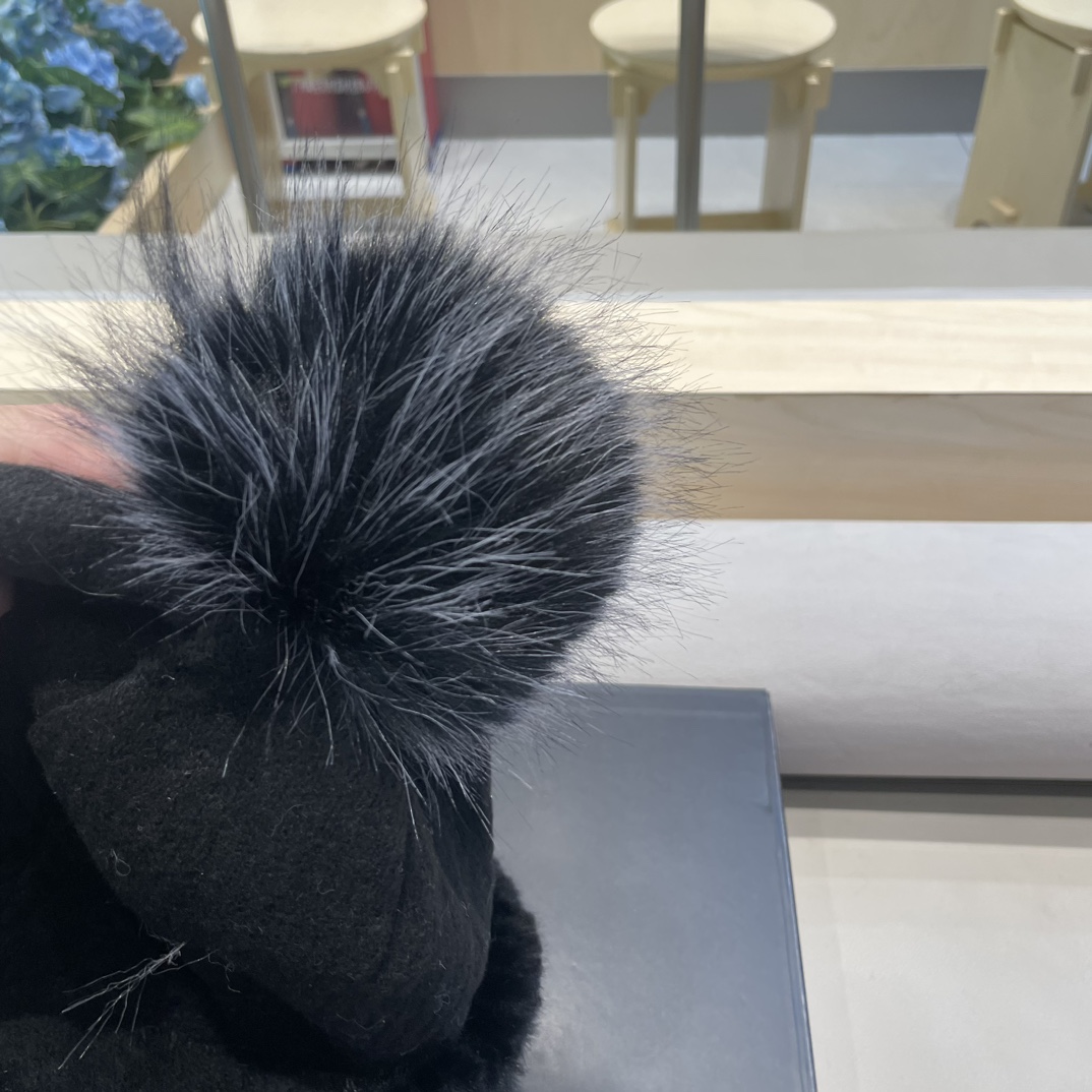 普拉达Prada毛绒宽松针织帽女韩版秋冬加厚保暖护耳显脸小毛线帽