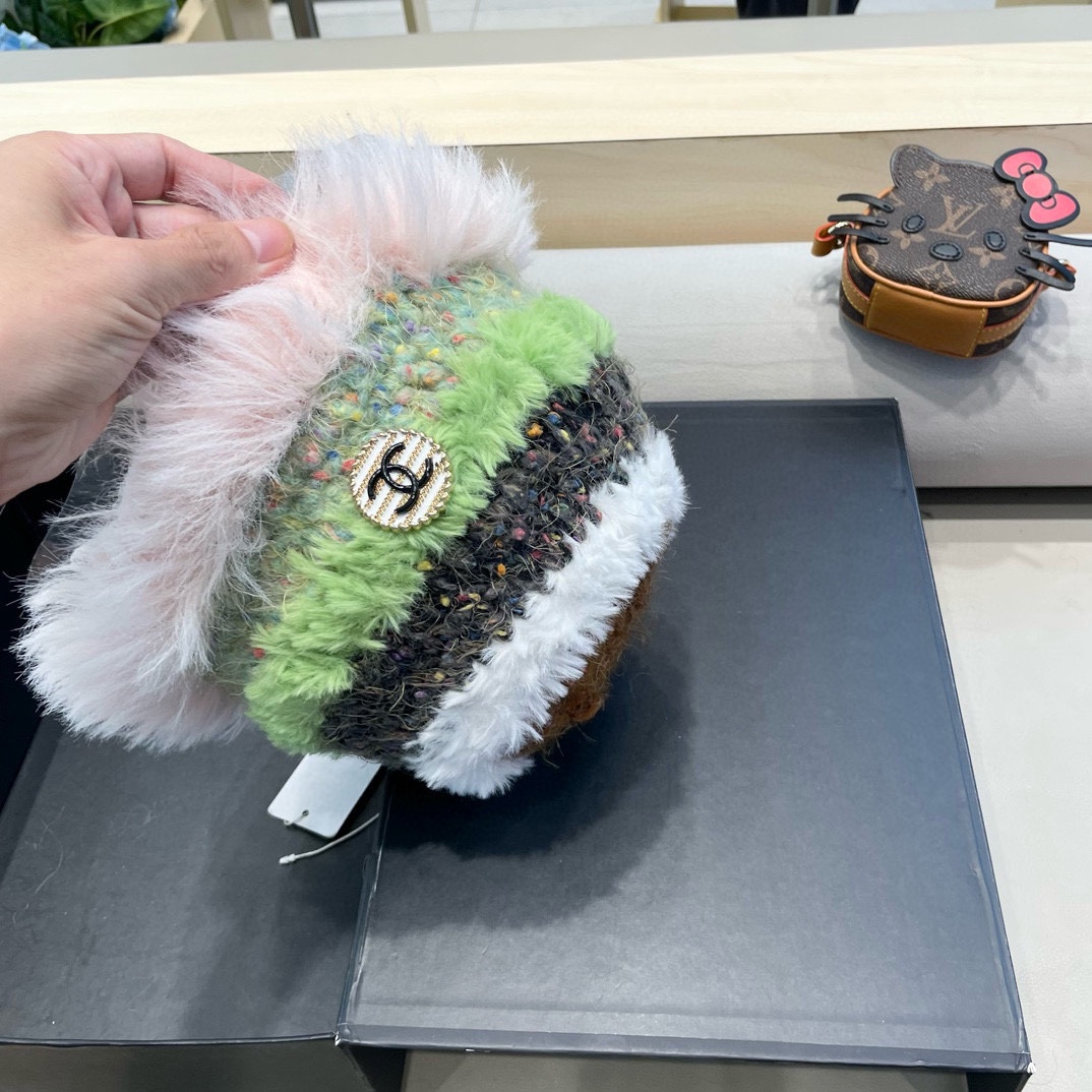 Chanel手工钩针毛线帽子女秋冬季新款撞色显脸小防寒保暖毛绒针织渔夫帽
