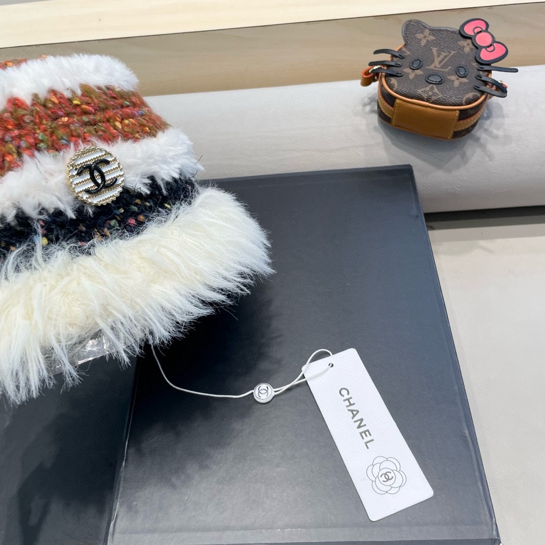 Chanel手工钩针毛线帽子女秋冬季新款撞色显脸小防寒保暖毛绒针织渔夫帽