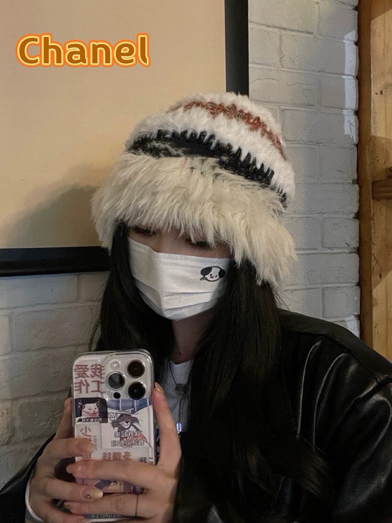 NO:215706,Chanel handmade crochet wool hat for women in autumn and winter new style contrast color to show face small cold-proof and warm plush knitted fisherman hat hat fisherman hat baseball hat knitted hat, hat, chanel, espadrilles, hats19860909Chanel手工钩针毛线帽子女秋冬季新款撞色显脸小防寒保暖毛绒针织渔夫帽帽子渔夫帽棒球帽针织帽,帽子,chanel,espadrilles,hats,hat