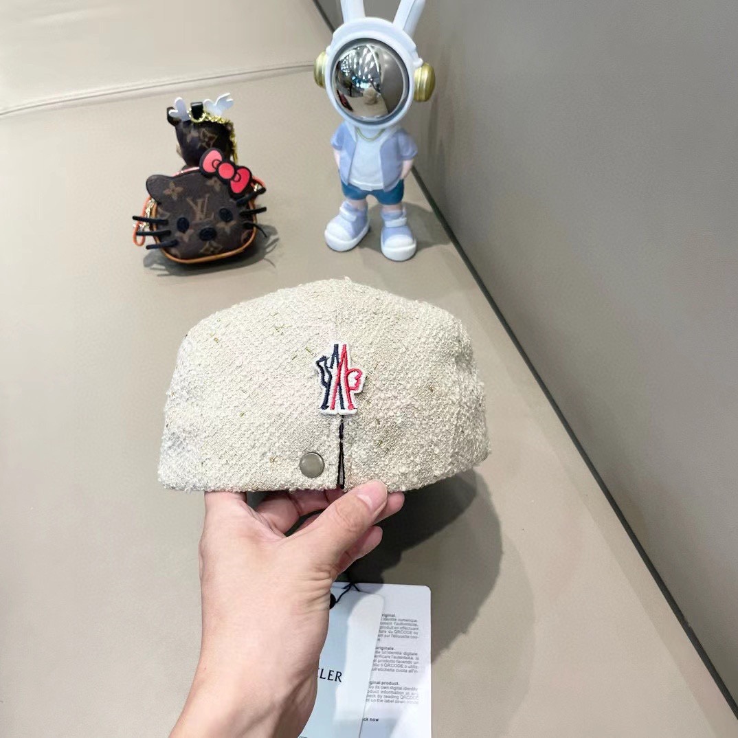 NO:215690,Moncler retro British style forward hat women casual beret men couple Korean version spring and autumn fashion trendy duckball hat hat fisherman hat baseball hat knit hat, hat, christian louboutin, Moncler, espadrilles, hats19860909蒙口moncler复古英伦风前进帽女休闲贝雷帽男情侣韩版春秋季时尚潮款鸭舌帽子帽子渔夫帽棒球帽针织帽,帽子,christian louboutin,Moncler,espadrilles,hats,hat