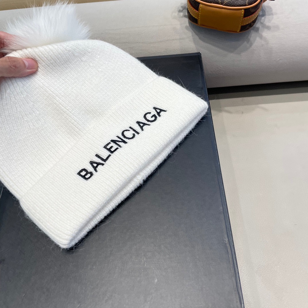 巴黎世家 秋冬新款大牌同款羊毛针织毛线帽均码，吊牌齐全～出街超好搭配！