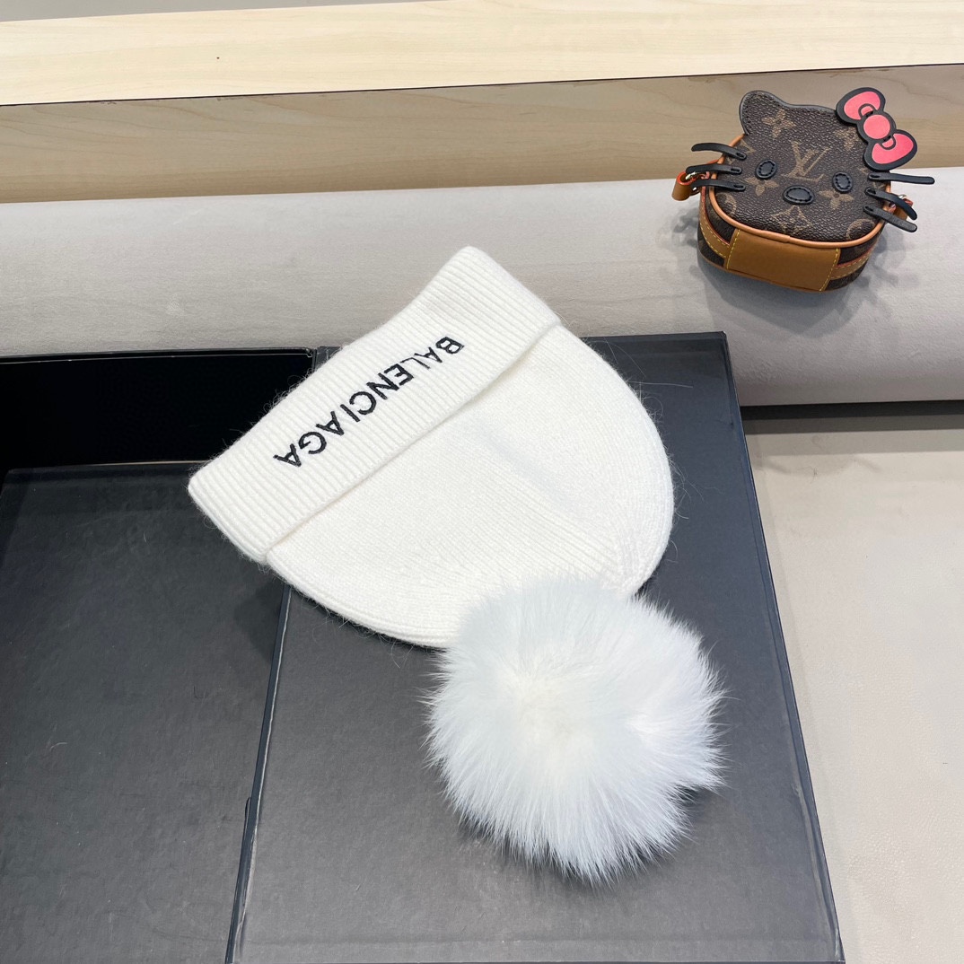 巴黎世家 秋冬新款大牌同款羊毛针织毛线帽均码，吊牌齐全～出街超好搭配！