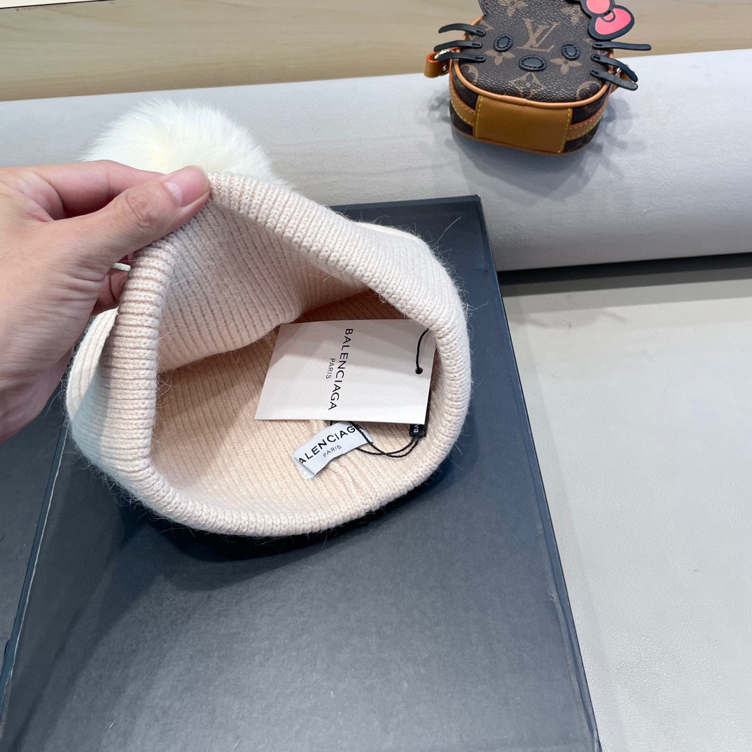 巴黎世家 秋冬新款大牌同款羊毛针织毛线帽均码，吊牌齐全～出街超好搭配！