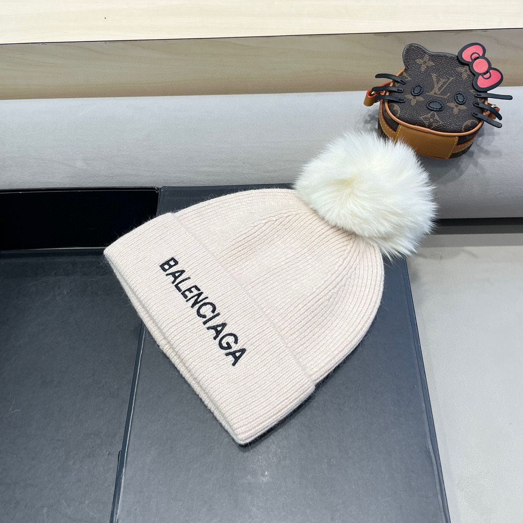 巴黎世家 秋冬新款大牌同款羊毛针织毛线帽均码，吊牌齐全～出街超好搭配！