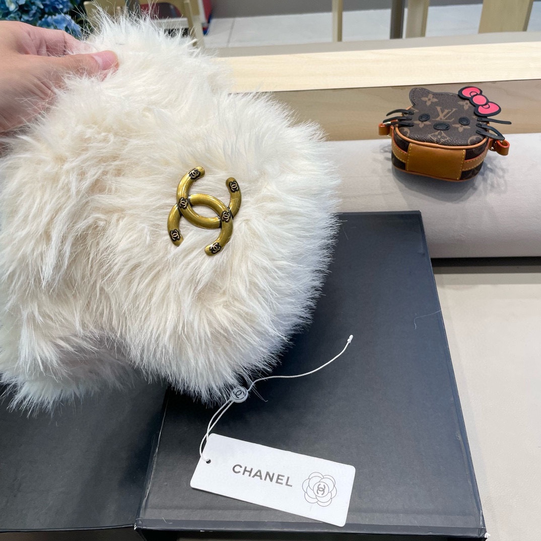 Chanel阿勒泰禾木雪山皮草帽子女冬季保暖加厚毛绒帽防寒针织帽川西户外