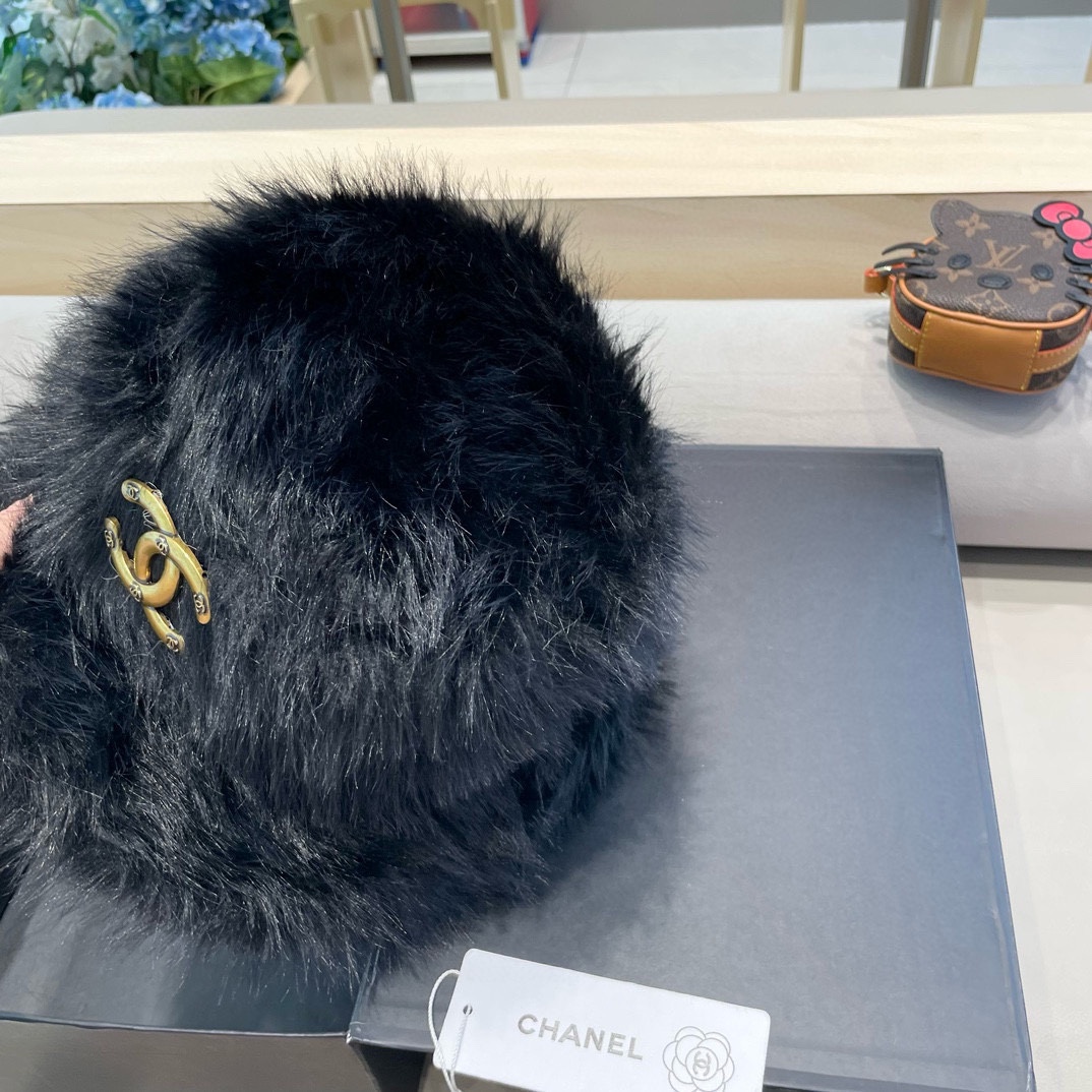 Chanel阿勒泰禾木雪山皮草帽子女冬季保暖加厚毛绒帽防寒针织帽川西户外