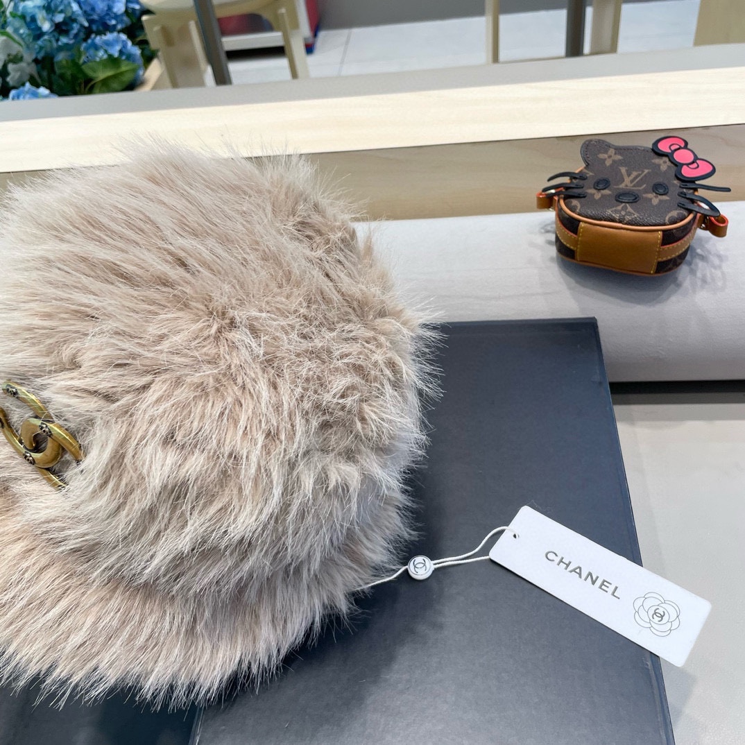 Chanel阿勒泰禾木雪山皮草帽子女冬季保暖加厚毛绒帽防寒针织帽川西户外