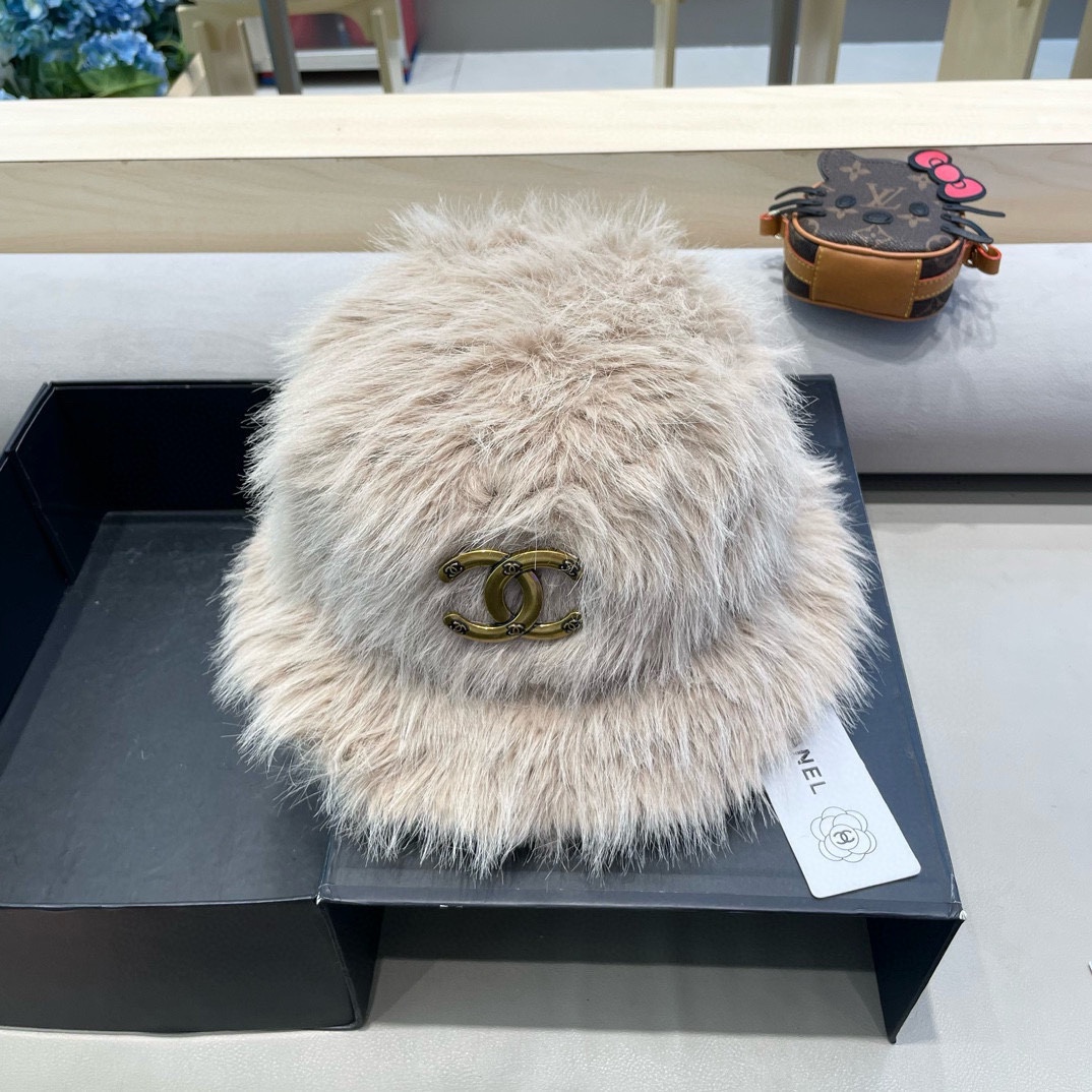 Chanel阿勒泰禾木雪山皮草帽子女冬季保暖加厚毛绒帽防寒针织帽川西户外