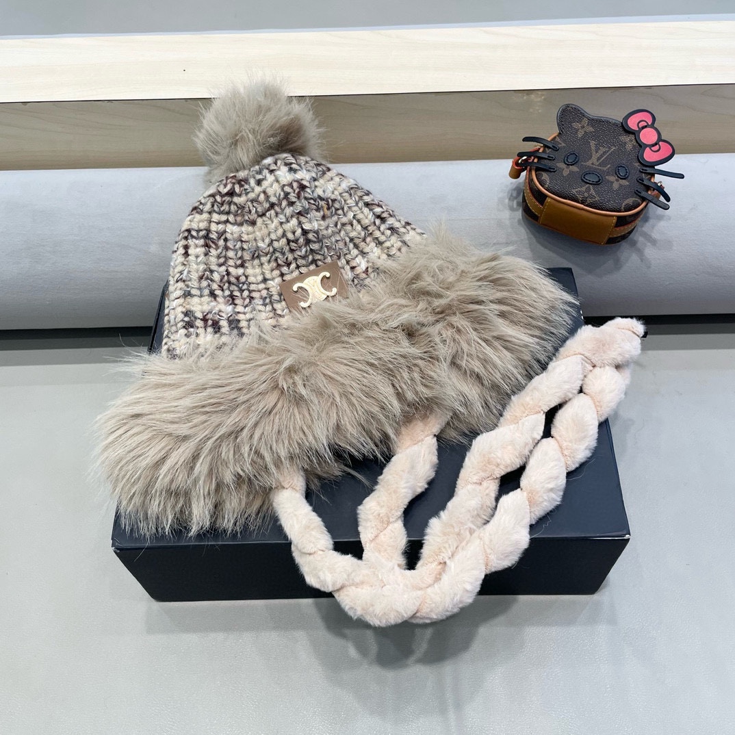 塞琳Celine毛绒雷锋帽女冬季可爱显脸小加绒加厚毛线针织骑车护耳保暖帽子潮