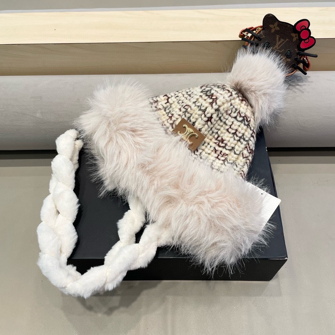 塞琳Celine毛绒雷锋帽女冬季可爱显脸小加绒加厚毛线针织骑车护耳保暖帽子潮