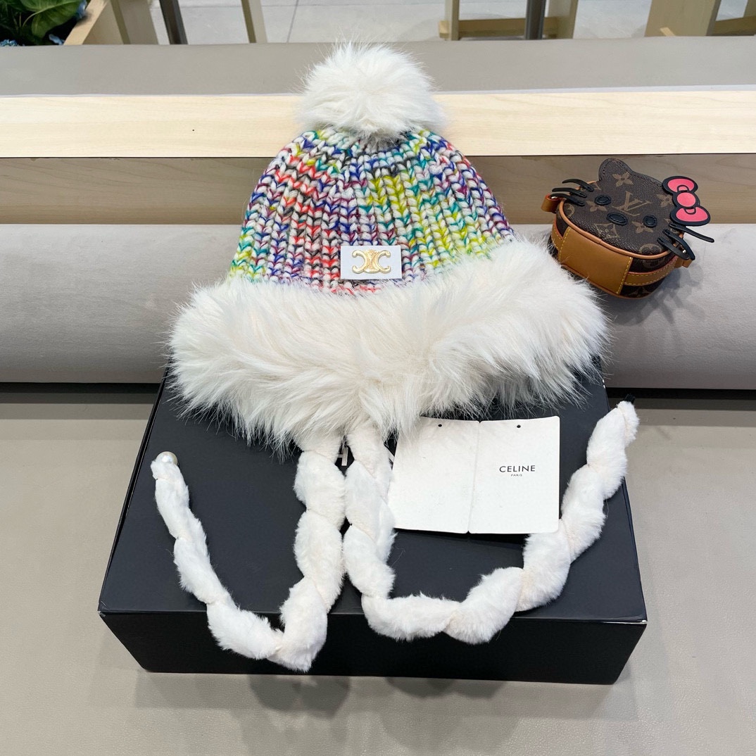 塞琳Celine毛绒雷锋帽女冬季可爱显脸小加绒加厚毛线针织骑车护耳保暖帽子潮