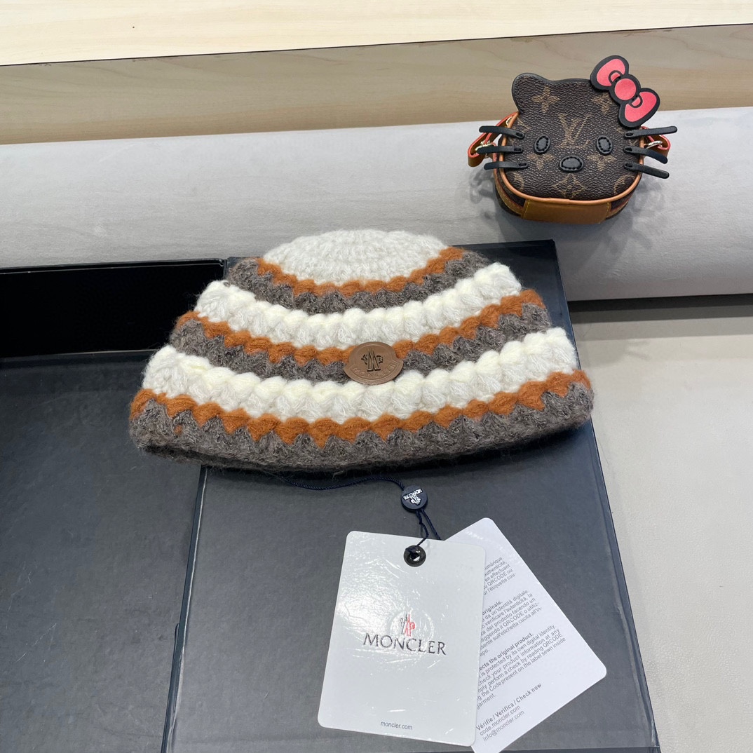 NO:215723,Moncler striped wool hat women's new winter warm ear protection style knit hat big head circumference fashion hat fisherman hat baseball hat knit hat, hat, christian louboutin, espadrilles, hats19860909moncler条纹毛线帽子女款新款冬季保暖护耳洋气针织帽大头围百搭时尚帽子渔夫帽棒球帽针织帽,帽子,christian louboutin,espadrilles,hats,hat