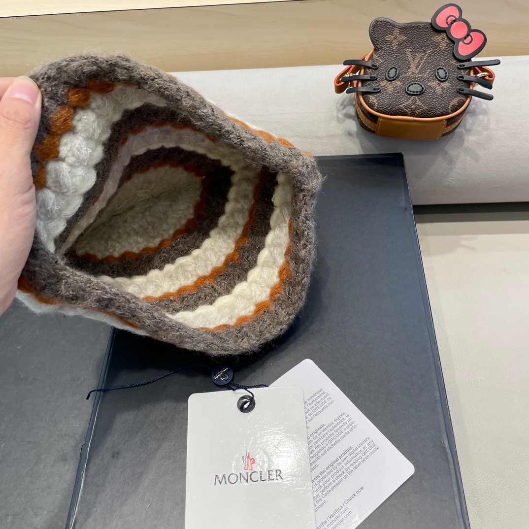 moncler条纹毛线帽子女款2024新款冬季保暖护耳洋气针织帽大头围百搭时尚