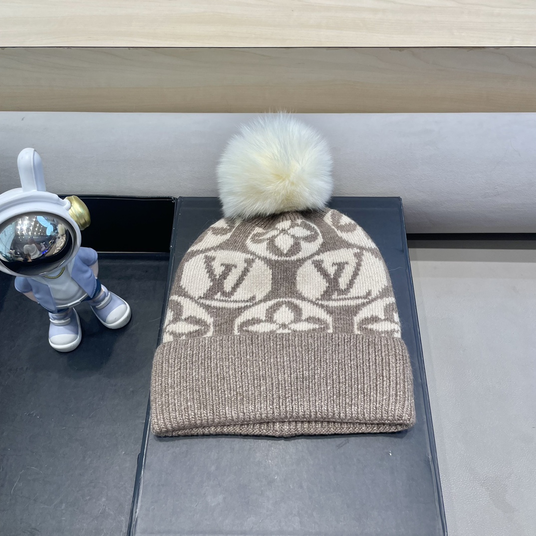 NO:215720,Lv official website knitted hats are very versatile and universal for both men and women. Dear friends can see the details, the car is neat, breathable and comfortable, and it uses imported wool!  A must-have for trendy people!  Hat fisherman hat baseball hat knit hat, hat, louis vuitton, espadrilles,hats19860909Lv官网针织帽 非常百搭 男女通用 亲们可以看细节,车工整齐 透气舒适,采用进口毛线料！潮人必备！帽子渔夫帽棒球帽针织帽,帽子,louis vuitton,espadrilles,hats,hat