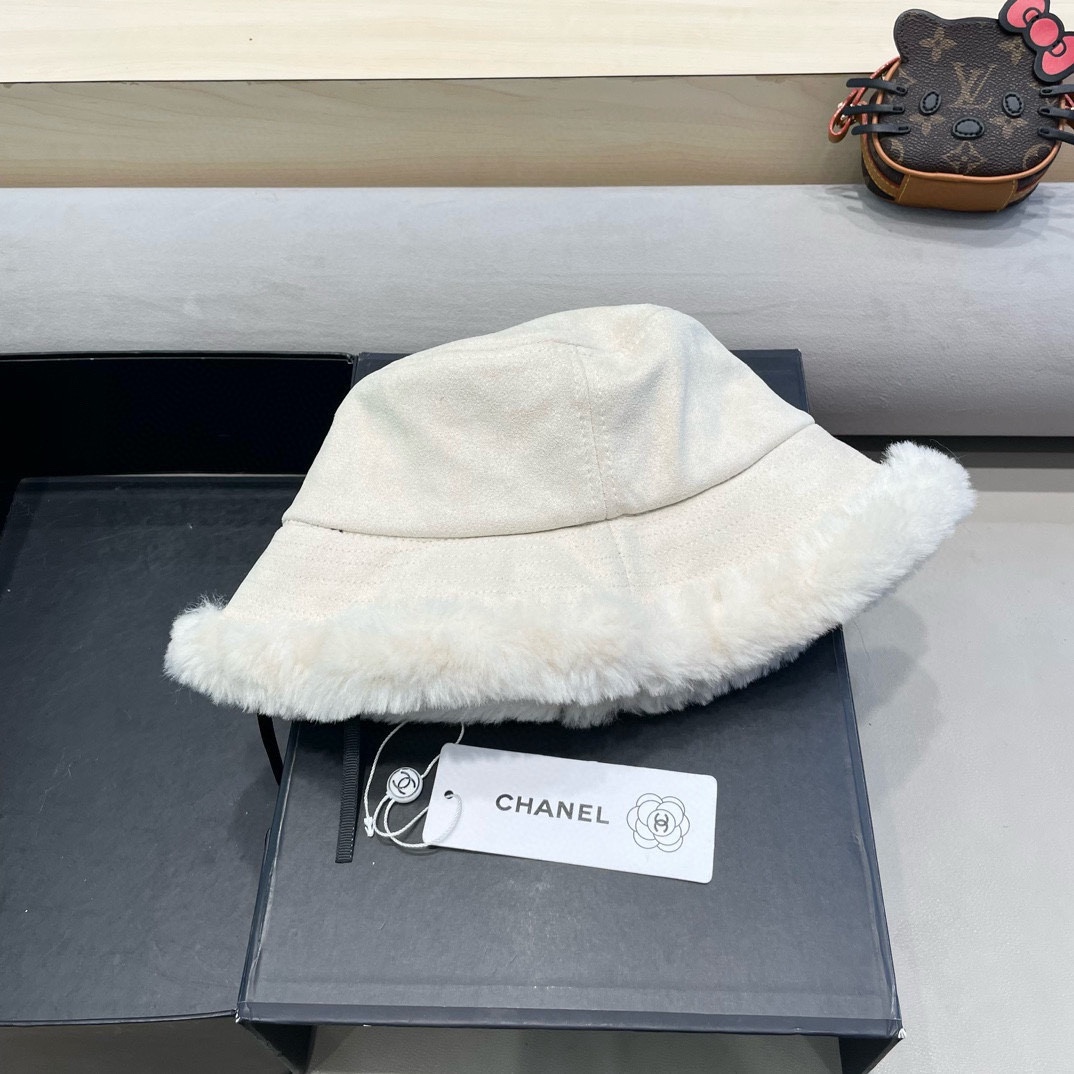 Chanel麂皮绒渔夫帽女秋冬季韩版保暖毛绒帽子显脸小加厚防寒素颜盆帽潮