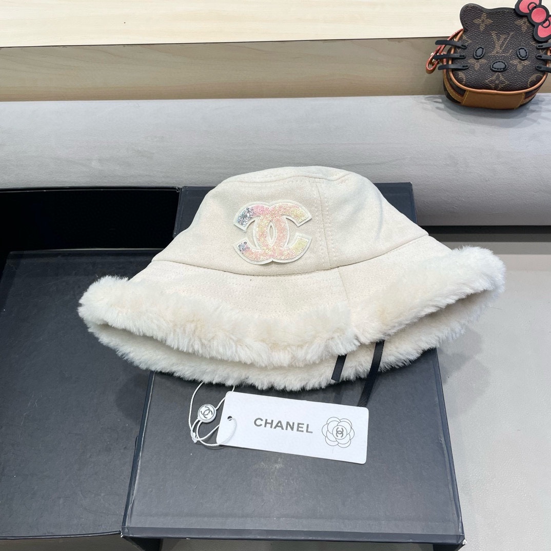 Chanel麂皮绒渔夫帽女秋冬季韩版保暖毛绒帽子显脸小加厚防寒素颜盆帽潮 Chanel麂皮绒渔夫帽女秋冬季韩版保暖毛绒帽子显脸小加厚防寒素颜盆帽潮