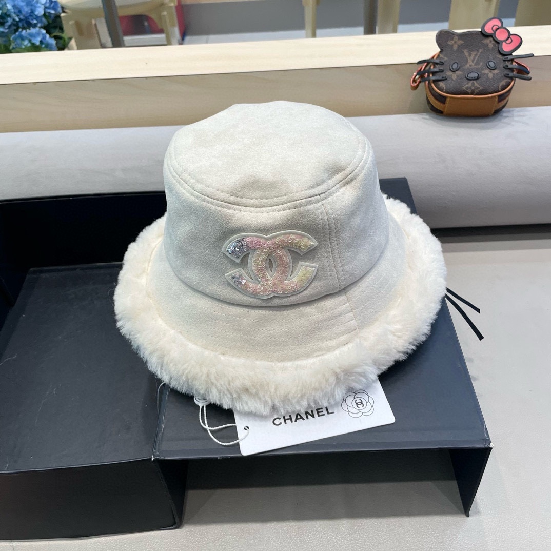 Chanel麂皮绒渔夫帽女秋冬季韩版保暖毛绒帽子显脸小加厚防寒素颜盆帽潮